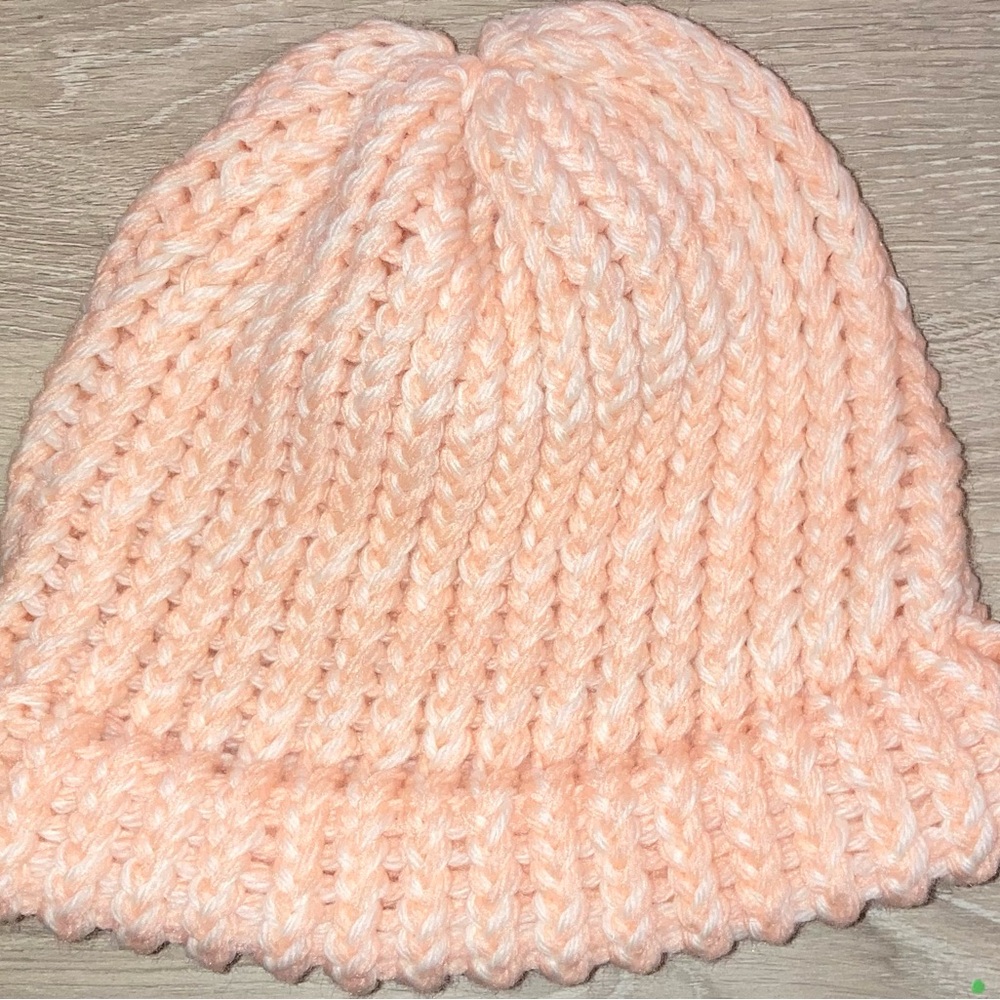 Handmade cozy knit beanie in peach & white for adults - Picture 3 of 5
